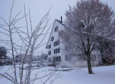 Haus zum Wiesenthal Schwerzenbach (Foto: Rolf Anliker): Winteraufnahme 2